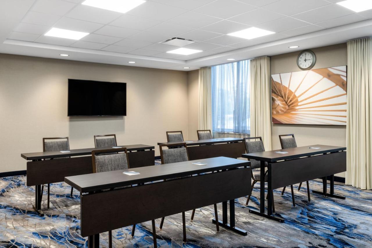 Fairfield Inn & Suites Minneapolis North Бруклин-Сентер Экстерьер фото