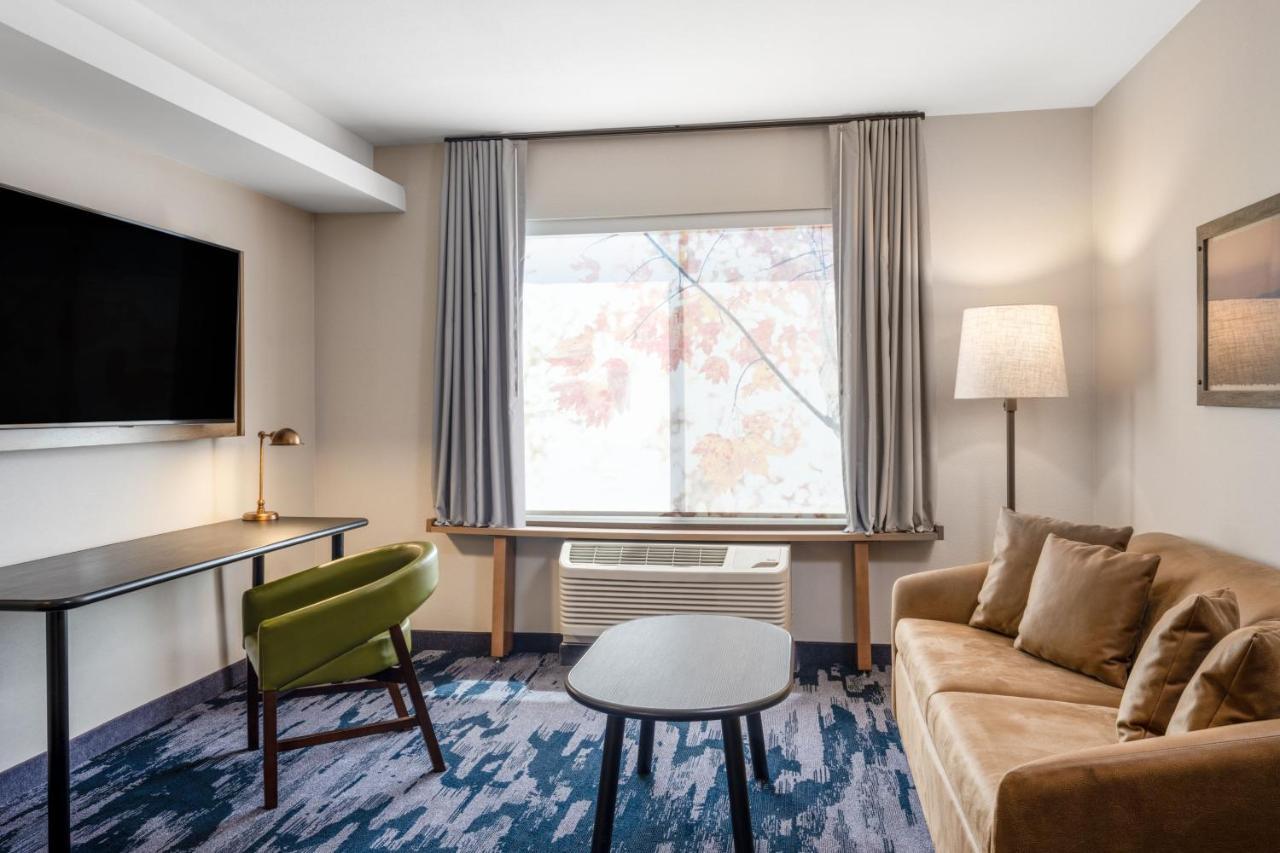 Fairfield Inn & Suites Minneapolis North Бруклин-Сентер Экстерьер фото