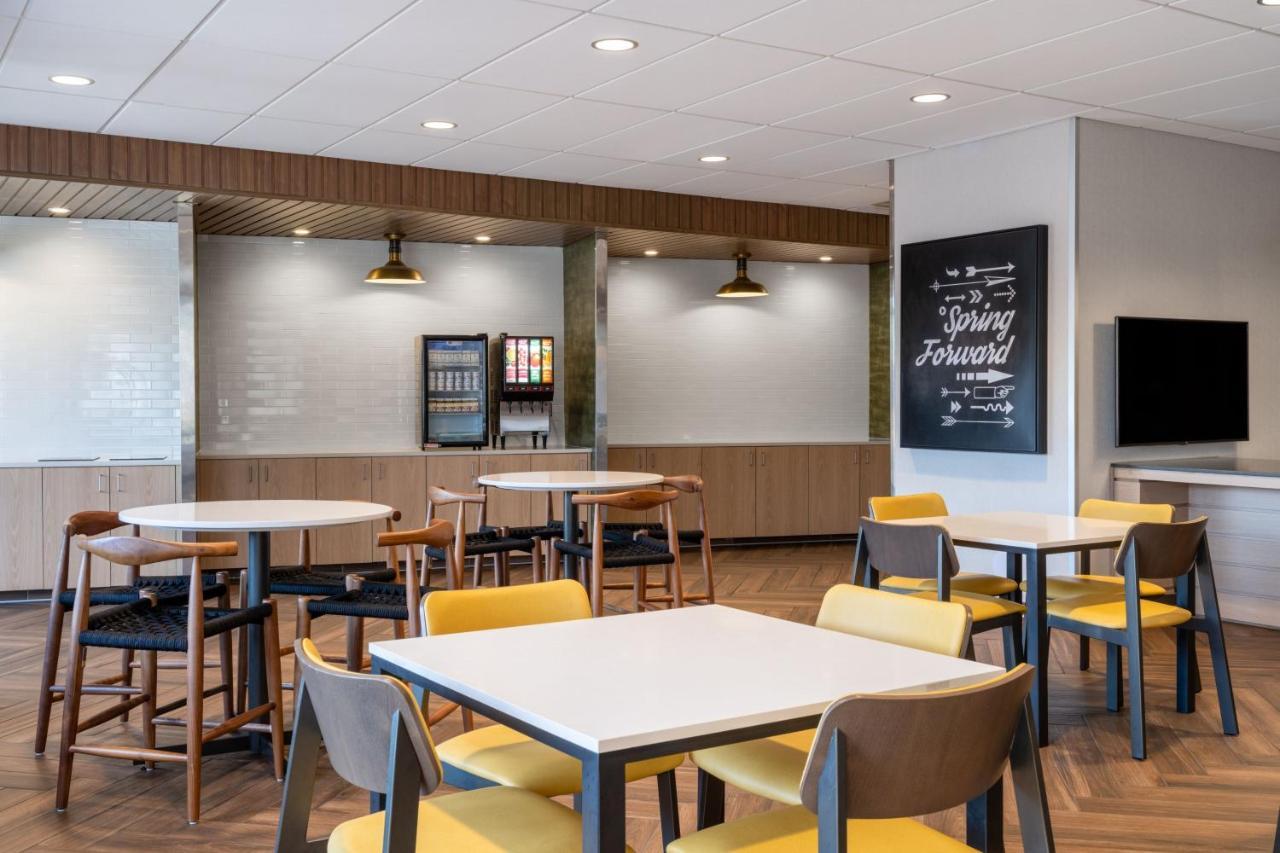 Fairfield Inn & Suites Minneapolis North Бруклин-Сентер Экстерьер фото